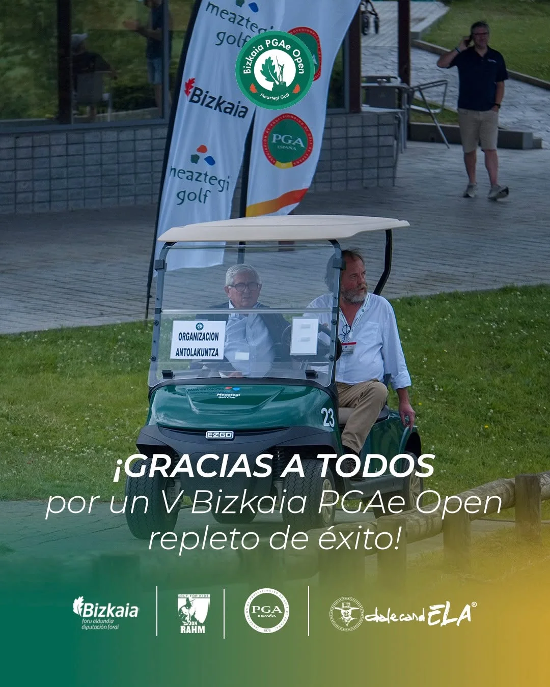 Vehículo de la organización del torneo en Meaztegi Golf