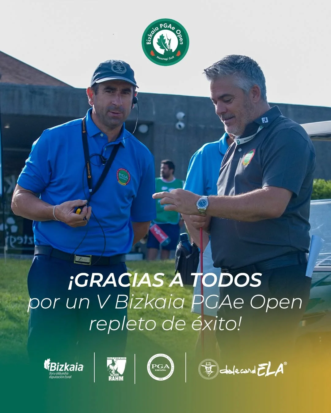Árbitro y jugador profesional en una jornada del Bizkaia PGAe Open